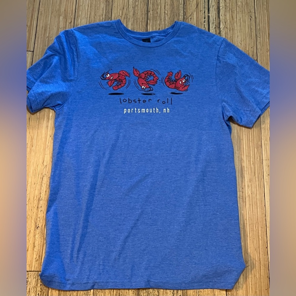 Women’s Lobster Roll Portsmouth NH Tee Sz Small